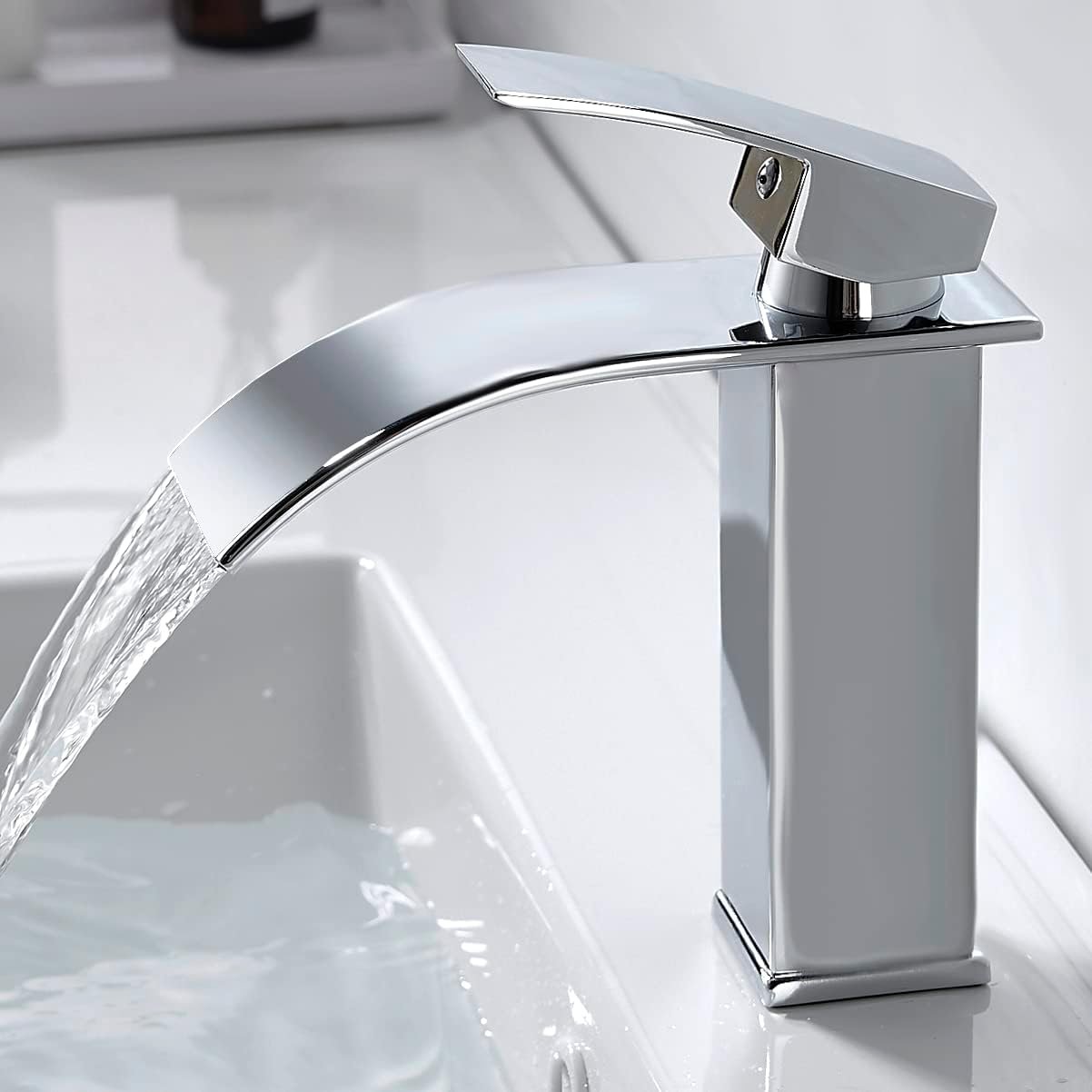 Robinet Salle de Bain Cascade, Design Elégant Robinet Lavabo, Mitigeur Cascade, Eau Chaude et Froide Disponible, Robinetterie Chromé G 3/8