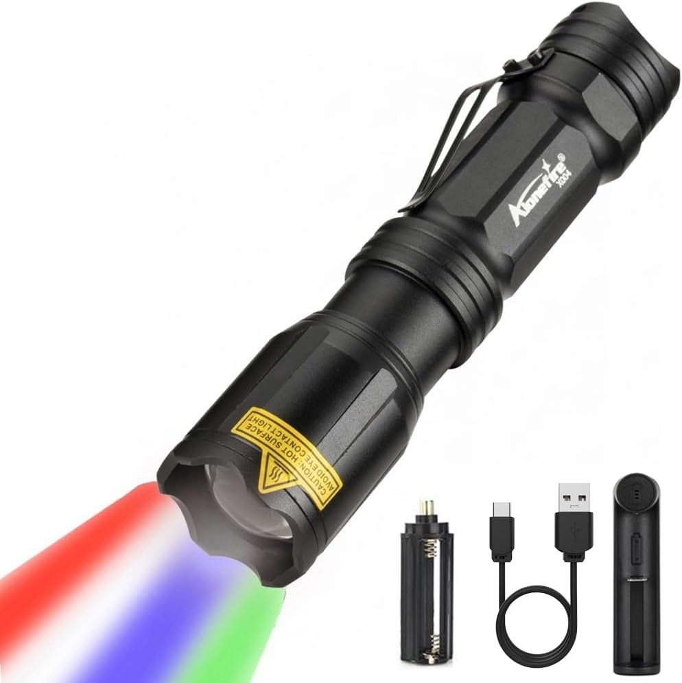 X004 4 Couleur Puissante Lampe de poche Multicolore LED Rechargeable Rouge/Vert/Bleu/Blanc Lampe Torche étanche Zoomable avec Batterie Lithium, Chargeur pour le Camping Randonnée Militaire
