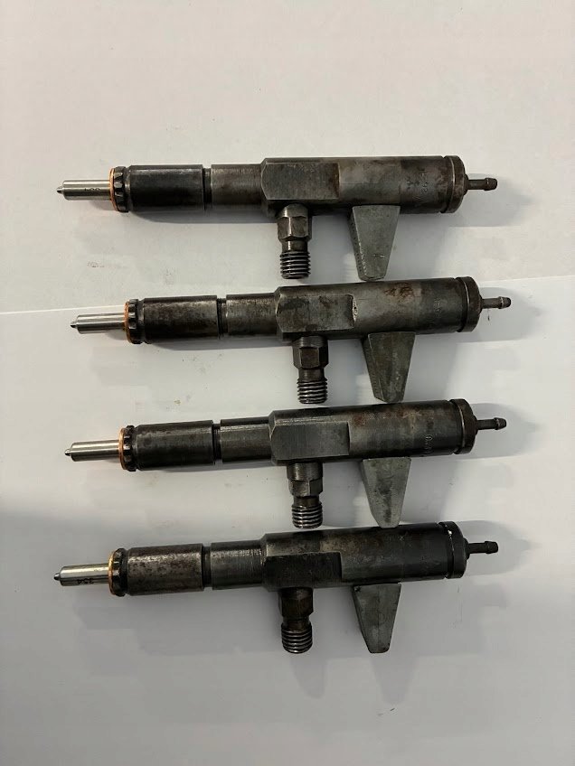 Injecteur de carburant 04175189 04175190 pour moteur Deutz F2L1011 F3L1011 F4L1011 BF4L1011 BF4L1011T