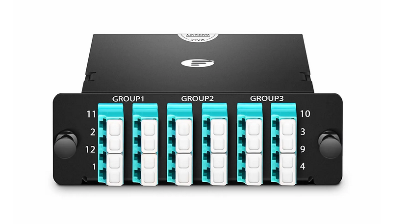 Cassette FHD® MTP®-LC, OM4 Multimode, Universelle, 24 Fibres, 3 x MTP®-8 (mâle) vers 6 x LC Quad (aqua), 0,35 dB Max