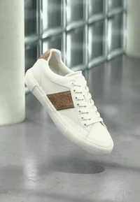 Baskets basses Guess CRIBE