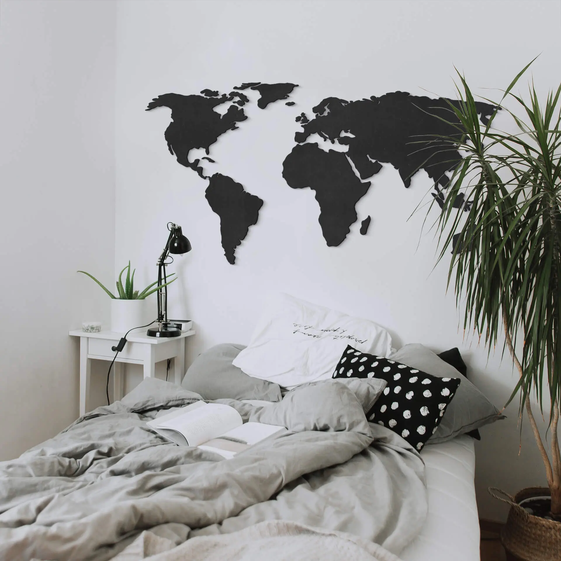 Décoration en bois MDF carte du monde - 80x40 cm